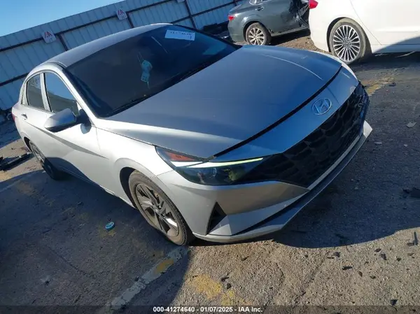 5NPLM4AG1NH059086 2022 HYUNDAI ELANTRA - Image 1