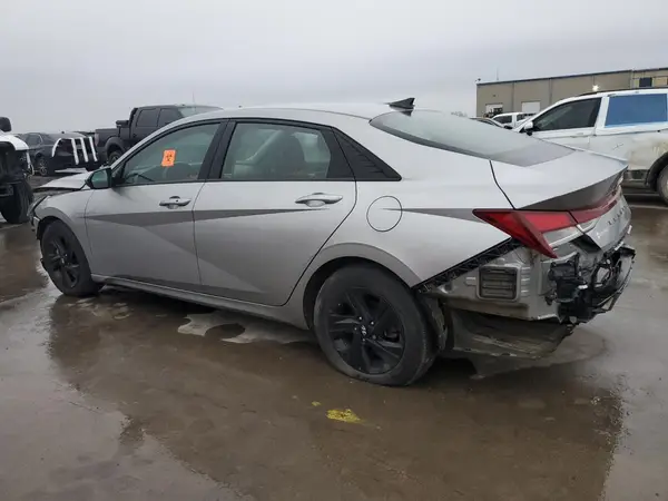 5NPLM4AG1NH060951 2022 HYUNDAI ELANTRA - Image 2
