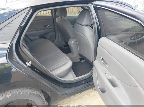 5NPLM4AG1NH066409 2022 HYUNDAI ELANTRA - Image 8