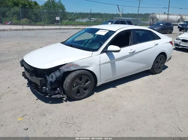 5NPLM4AG1NH067818 2022 HYUNDAI ELANTRA - Image 2