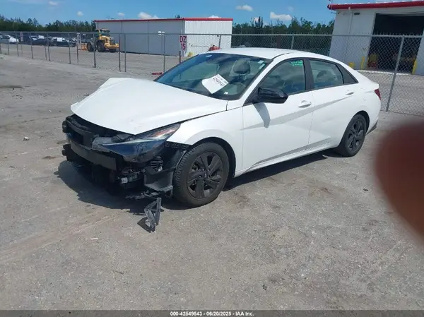 5NPLM4AG1NH071643 2022 HYUNDAI ELANTRA - Image 2