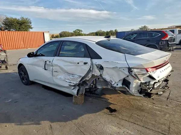 5NPLM4AG1NH072193 2022 HYUNDAI ELANTRA - Image 2