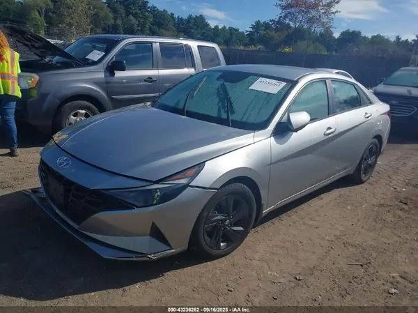 5NPLM4AG1NH076597 2022 HYUNDAI ELANTRA - Image 2