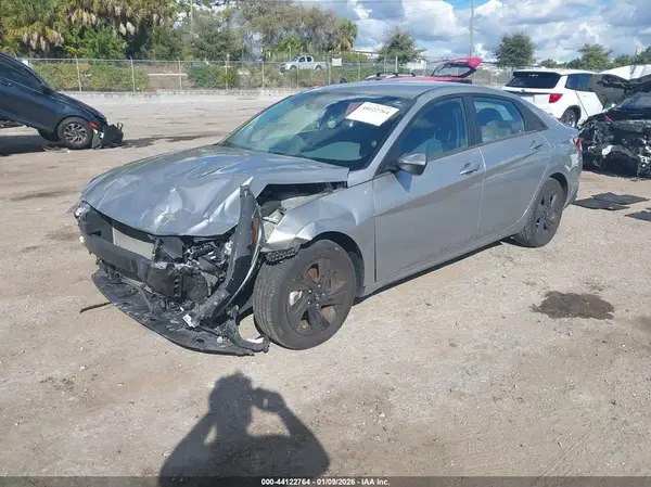 5NPLM4AG1NH078995 2022 HYUNDAI ELANTRA - Image 2