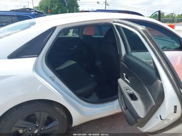 5NPLM4AG1PH092737 2023 HYUNDAI ELANTRA - Image 8