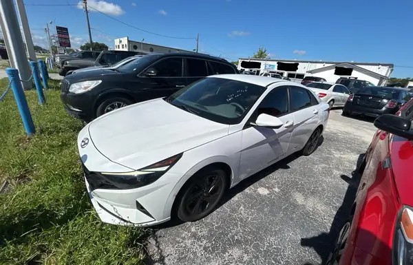 5NPLM4AG2MH026998 2021 HYUNDAI ELANTRA - Image 2