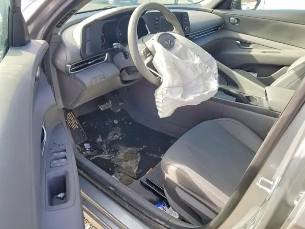 5NPLM4AG2MH044675 2021 HYUNDAI ELANTRA - Image 8