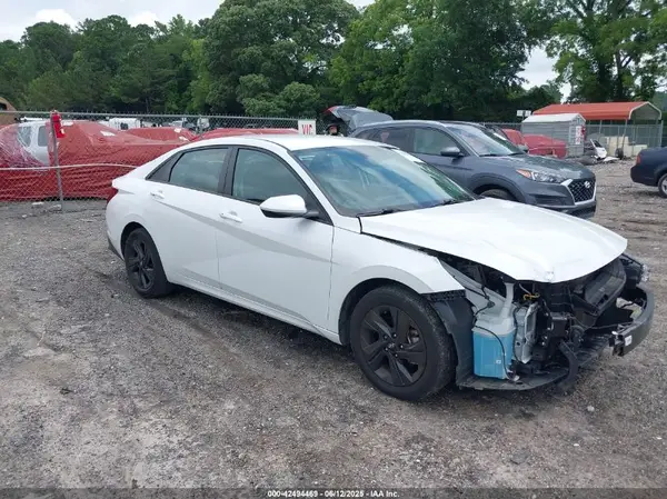 5NPLM4AG2MH046068 2021 HYUNDAI ELANTRA - Image 1