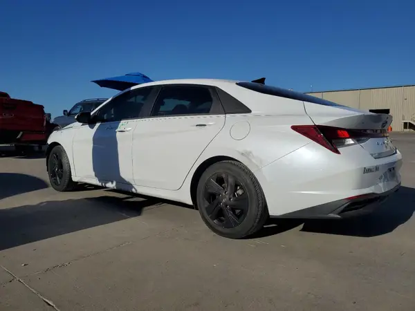 5NPLM4AG2NH059422 2022 HYUNDAI ELANTRA - Image 2