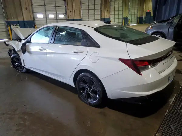 5NPLM4AG2NH070257 2022 HYUNDAI ELANTRA - Image 2
