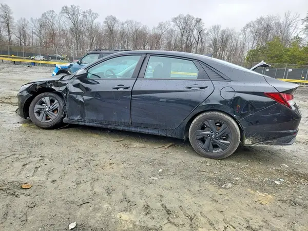 5NPLM4AG2NH071330 2022 HYUNDAI ELANTRA - Image 2