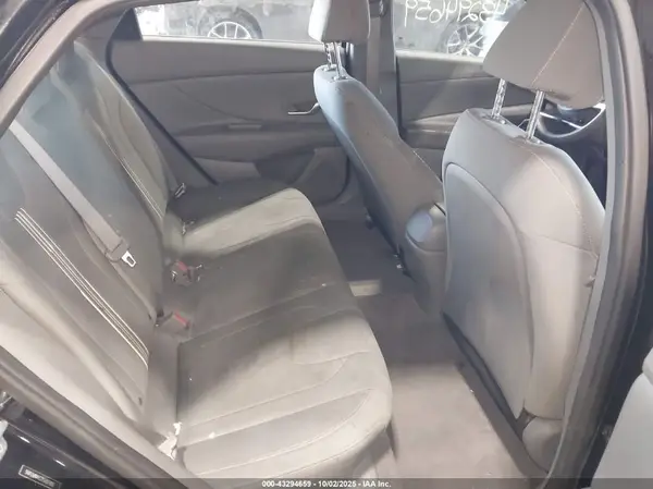 5NPLM4AG2NH071831 2022 HYUNDAI ELANTRA - Image 8