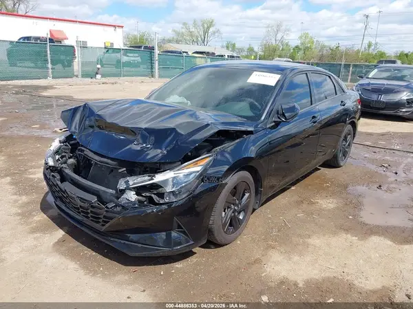 5NPLM4AG2NH072042 2022 HYUNDAI ELANTRA - Image 2