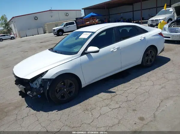 5NPLM4AG2NH074700 2022 HYUNDAI ELANTRA - Image 2
