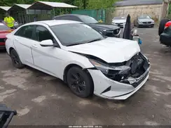 5NPLM4AG2NH075605 2022 HYUNDAI ELANTRA