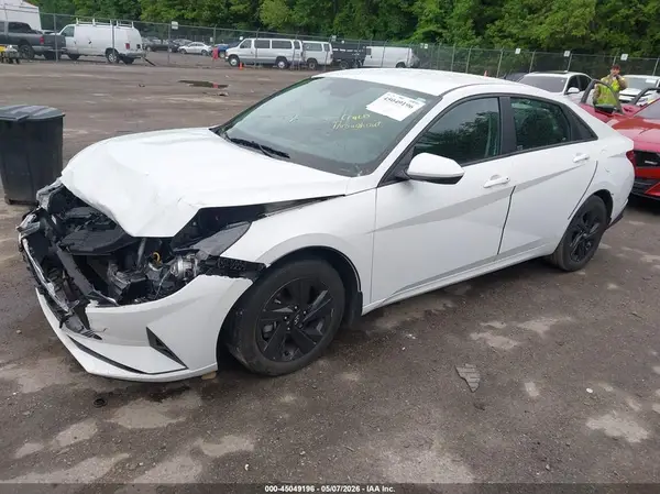 5NPLM4AG2NH075605 2022 HYUNDAI ELANTRA - Image 2