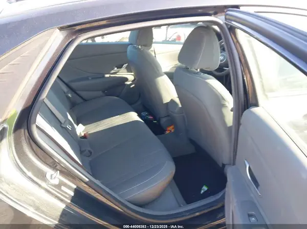 5NPLM4AG2NH075703 2022 HYUNDAI ELANTRA - Image 8