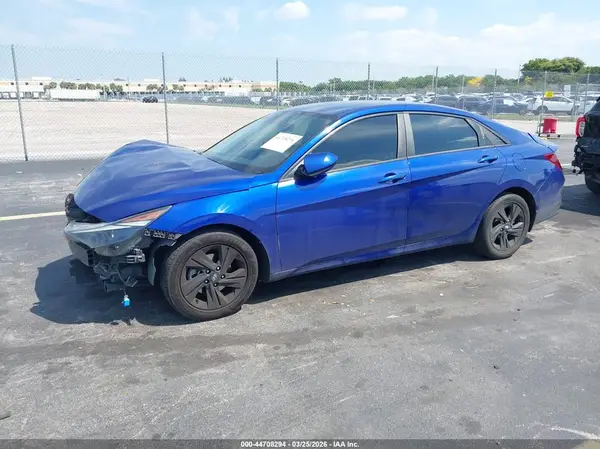 5NPLM4AG2NH078066 2022 HYUNDAI ELANTRA - Image 2