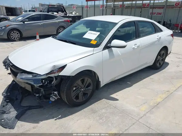 5NPLM4AG2NH080965 2022 HYUNDAI ELANTRA - Image 2