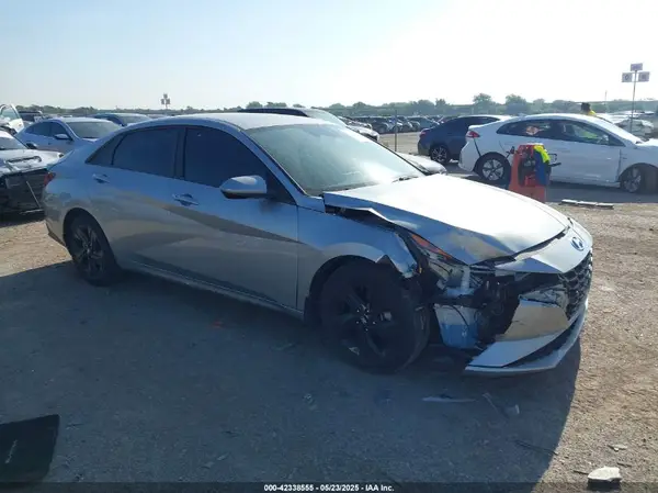 5NPLM4AG2NH082683 2022 HYUNDAI ELANTRA - Image 1