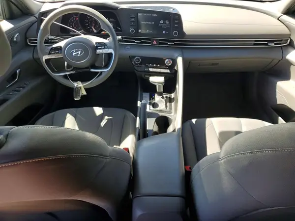 5NPLM4AG2NH085986 2022 HYUNDAI ELANTRA - Image 8