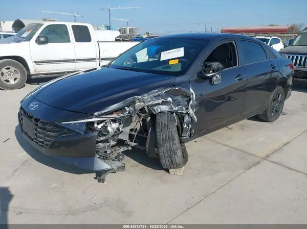5NPLM4AG2PH110176 2023 HYUNDAI ELANTRA - Image 2