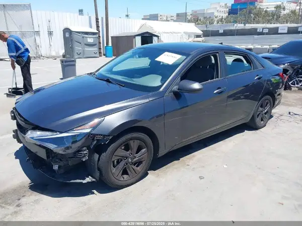5NPLM4AG3MH024175 2021 HYUNDAI ELANTRA - Image 2