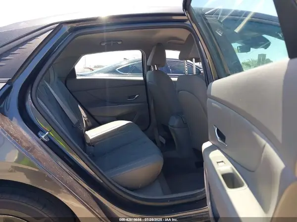 5NPLM4AG3MH024175 2021 HYUNDAI ELANTRA - Image 8