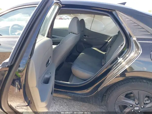 5NPLM4AG3MH046368 2021 HYUNDAI ELANTRA - Image 8