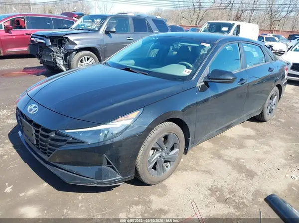 5NPLM4AG3NH056741 2022 HYUNDAI ELANTRA - Image 2