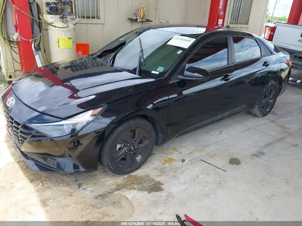 5NPLM4AG3NH059025 2022 HYUNDAI ELANTRA - Image 2