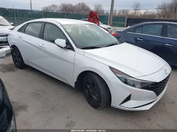 5NPLM4AG3NH060174 2022 HYUNDAI ELANTRA - Image 1