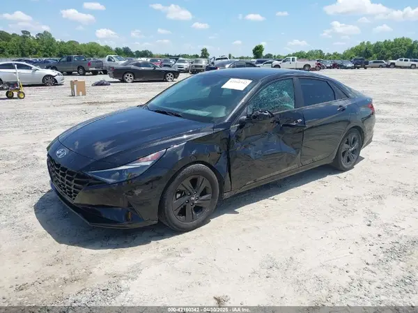 5NPLM4AG3NH060773 2022 HYUNDAI ELANTRA - Image 2
