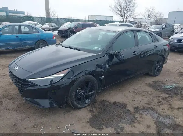 5NPLM4AG3NH061308 2022 HYUNDAI ELANTRA - Image 2
