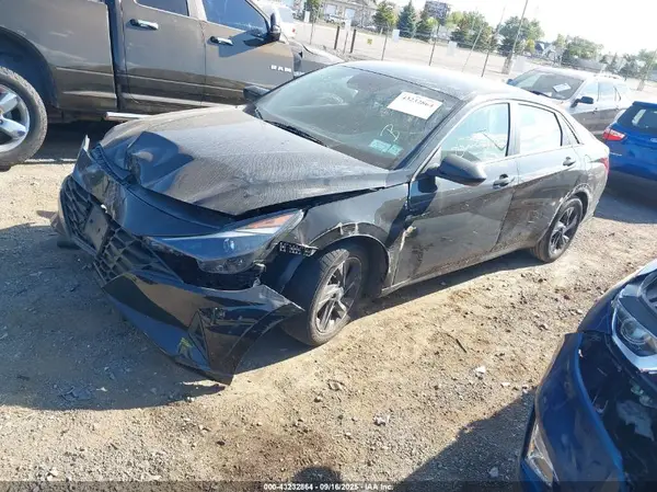 5NPLM4AG3NH070803 2022 HYUNDAI ELANTRA - Image 2