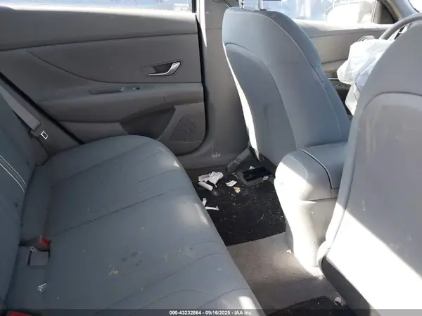 5NPLM4AG3NH070803 2022 HYUNDAI ELANTRA - Image 8