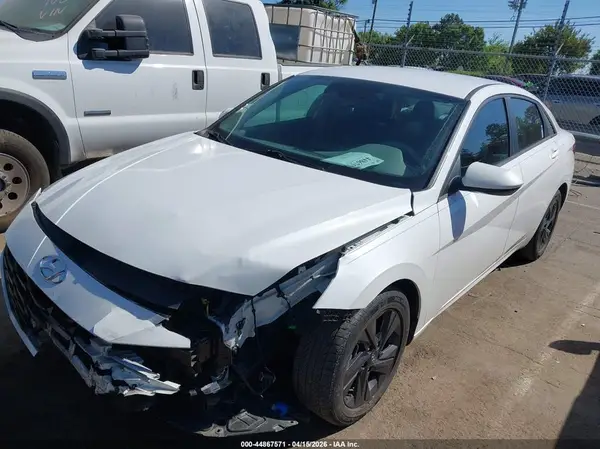 5NPLM4AG3NH072468 2022 HYUNDAI ELANTRA - Image 2