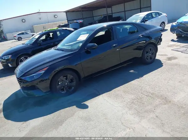 5NPLM4AG3PH099723 2023 HYUNDAI ELANTRA - Image 2