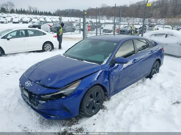 5NPLM4AG3PH105813 2023 HYUNDAI ELANTRA - Image 2