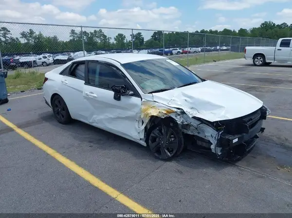 5NPLM4AG4MH035475 2021 HYUNDAI ELANTRA - Image 1