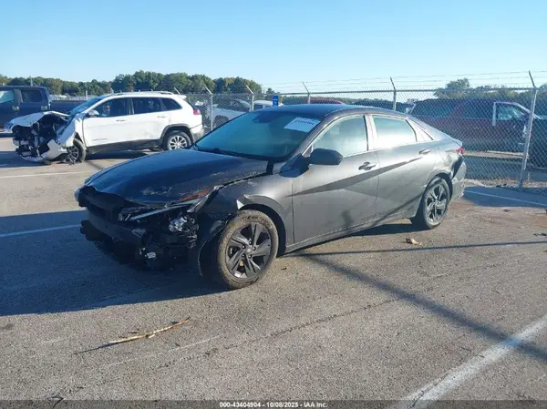5NPLM4AG4MH040692 2021 HYUNDAI ELANTRA - Image 2