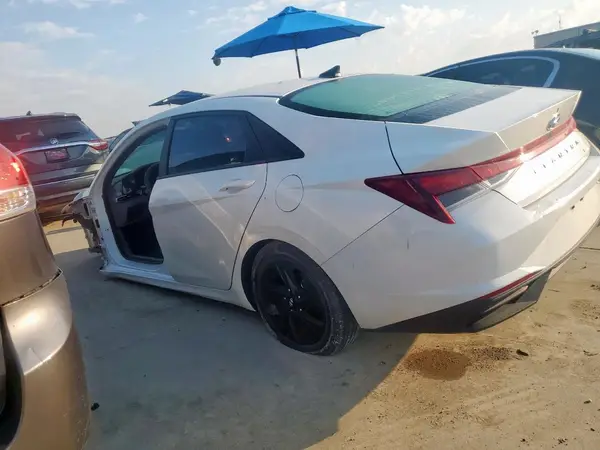 5NPLM4AG4MH051885 2021 HYUNDAI ELANTRA - Image 2