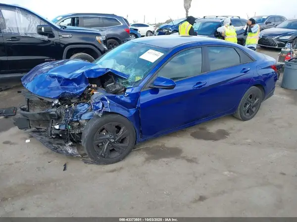 5NPLM4AG4NH056019 2022 HYUNDAI ELANTRA - Image 2
