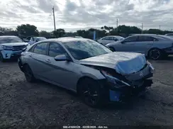 5NPLM4AG4NH057669 2022 HYUNDAI ELANTRA