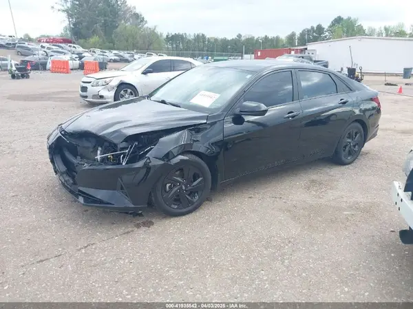 5NPLM4AG4NH059048 2022 HYUNDAI ELANTRA - Image 2