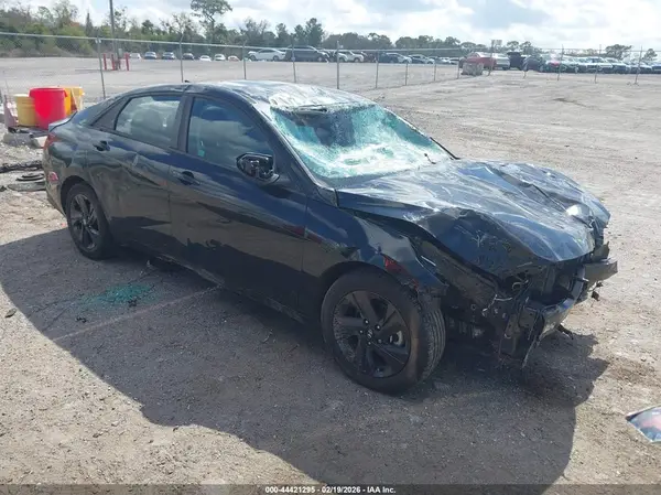 5NPLM4AG4NH059101 2022 HYUNDAI ELANTRA - Image 1