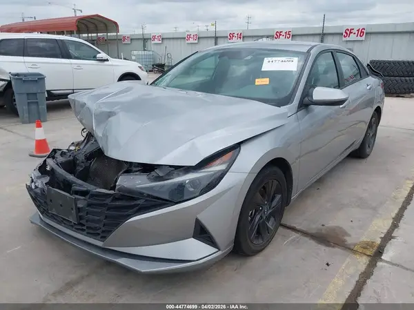 5NPLM4AG4NH066453 2022 HYUNDAI ELANTRA - Image 2