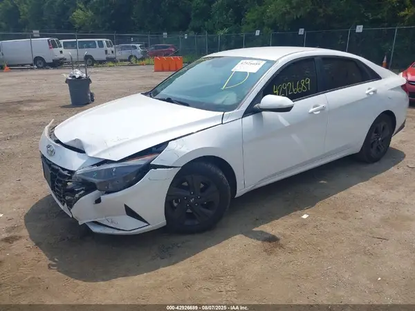 5NPLM4AG4NH068641 2022 HYUNDAI ELANTRA - Image 2
