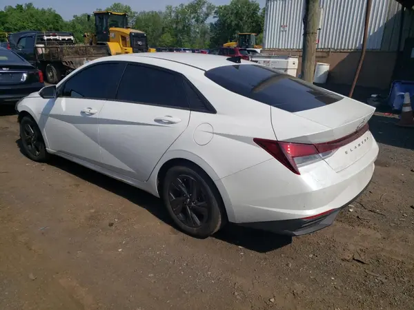 5NPLM4AG4NH069868 2022 HYUNDAI ELANTRA - Image 2