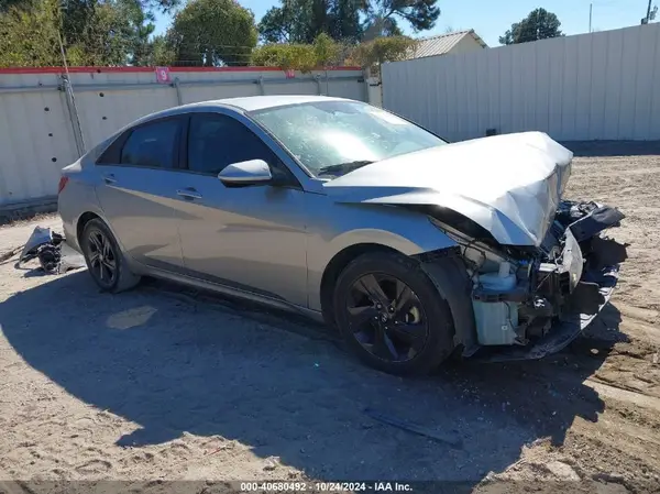 5NPLM4AG4NH070468 2022 HYUNDAI ELANTRA - Image 1